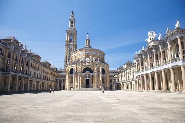 شقة Piso Gijon Centro المظهر الخارجي الصورة